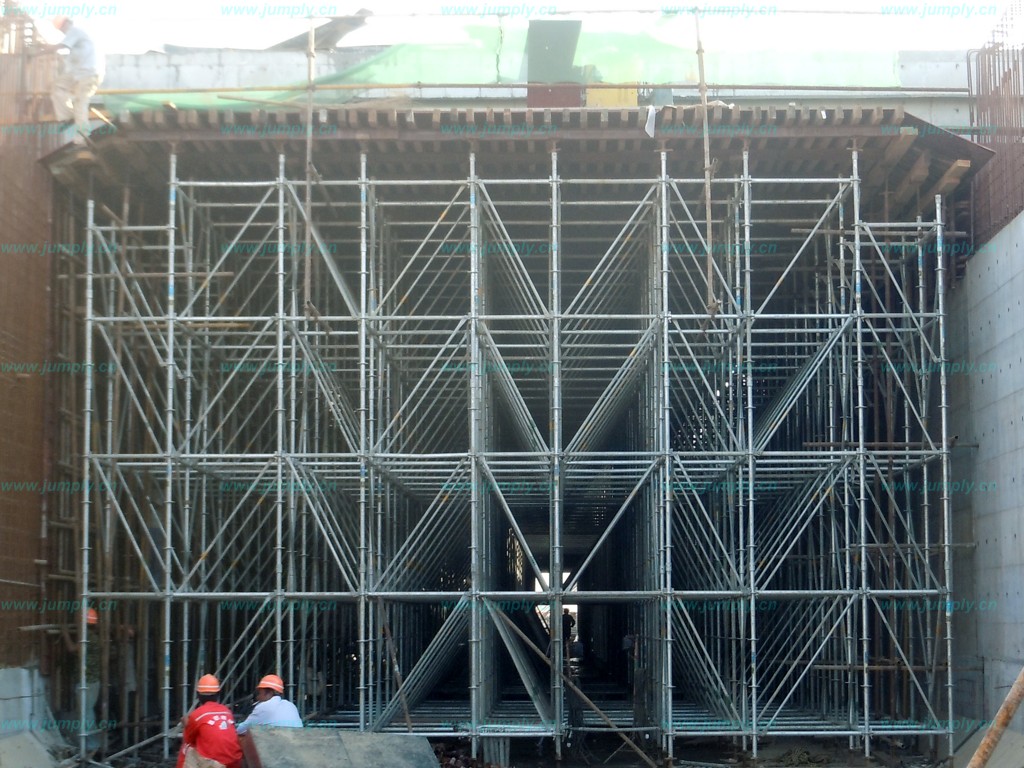 “承插型盤扣式腳手架，搭建好助手，效率有保障”
